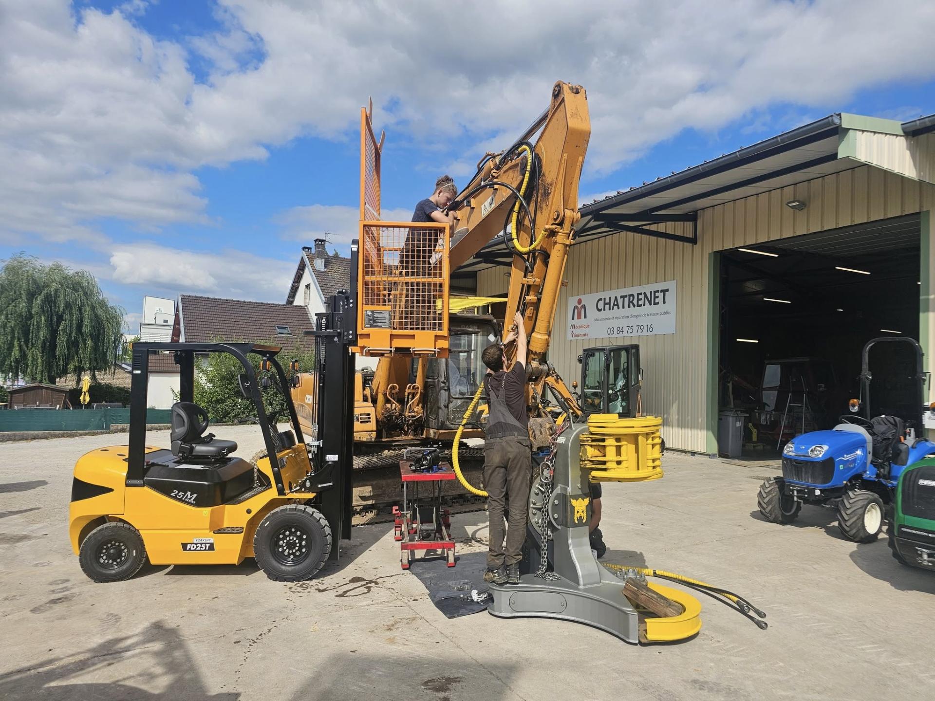 Montage hydraulique pour sécateur sur pelle